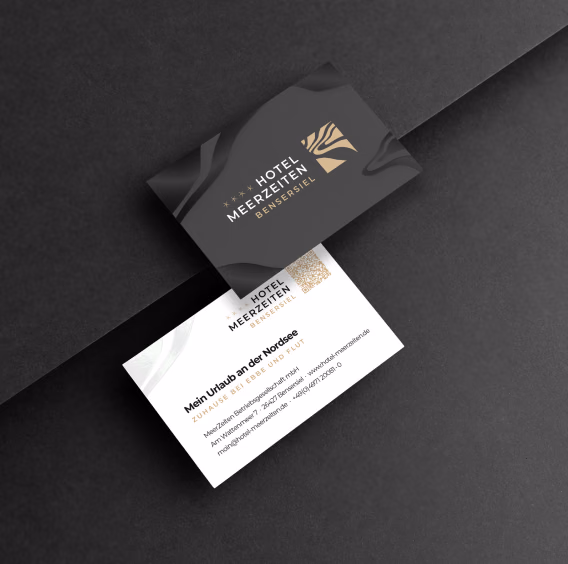 Vorder- und Rückseite einer Visitenkarte von Hotel Meerzeiten
